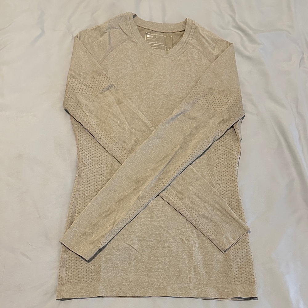 FIGS Women's Salta long sleeve tan under scrub